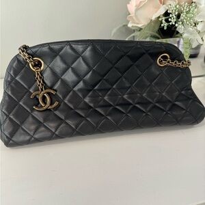 Chanel
Mademoiselle leather handbag
